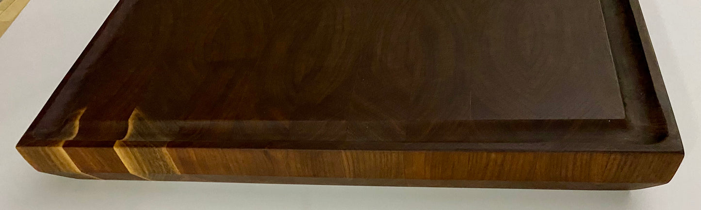 Walnut End Grain Cutting Board – Handmade Butcher Block for Kitchen