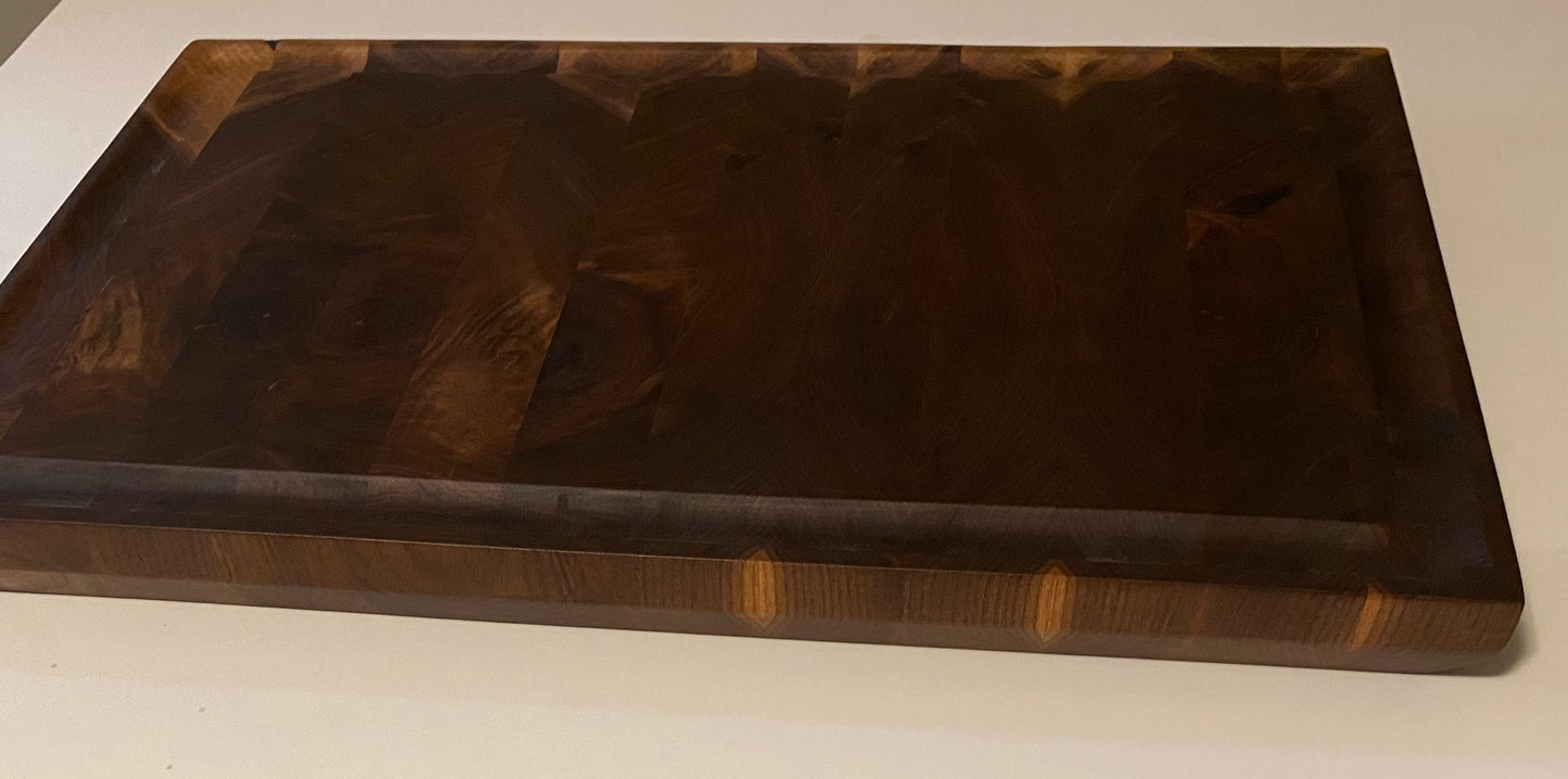 Walnut End Grain Cutting Board – Handmade Butcher Block for Kitchen