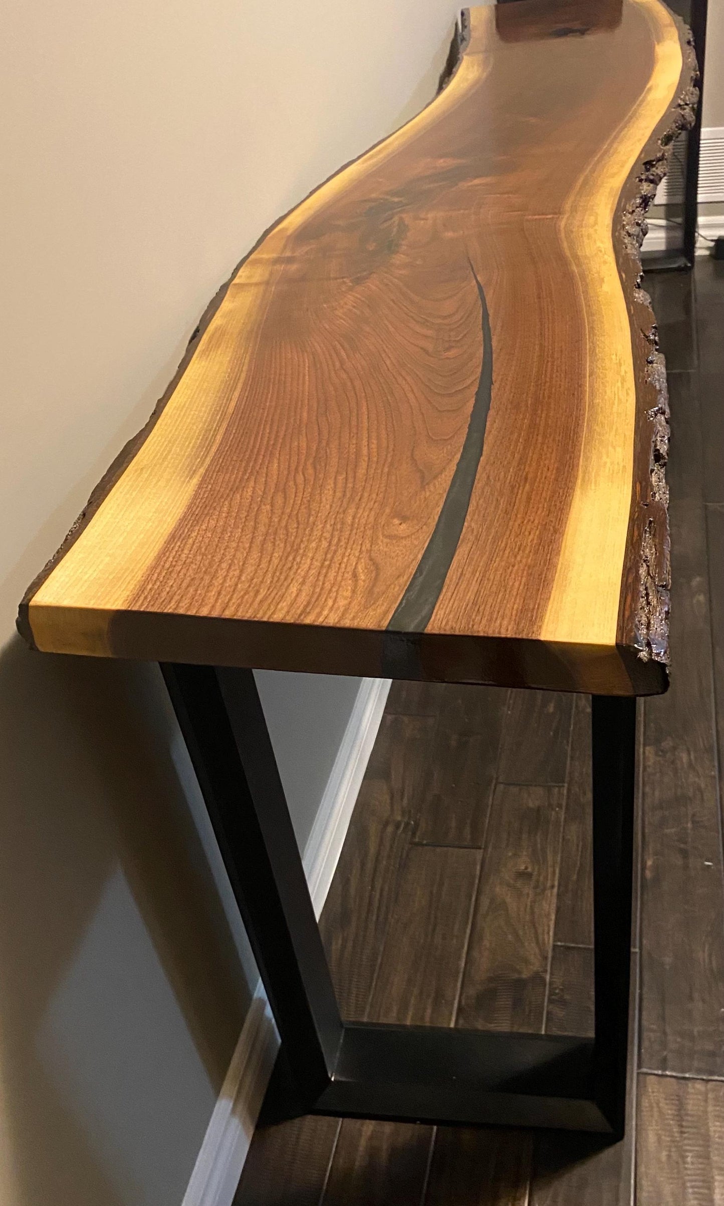 Live Edge Walnut Console Table – Entryway & Sofa Table – Handmade in Canada